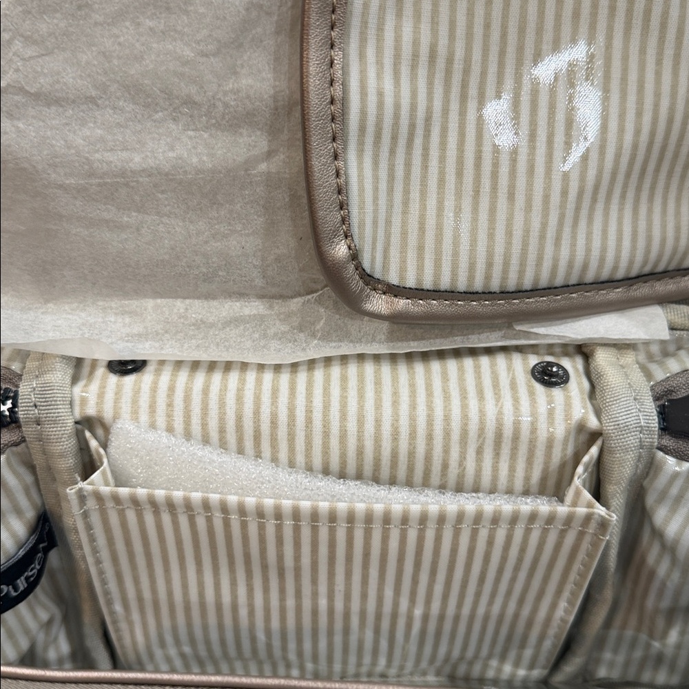 Getaway Train Case (Pewter) : Beauty & Personal Care - Picture 5 of 14
